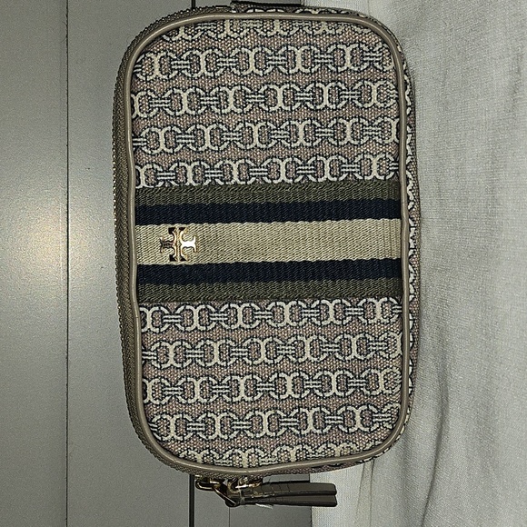 Tory Burch Gemini Link Wristlet - Picture 1 of 16
